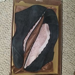 Seychelles powers of persuasion suede wedges